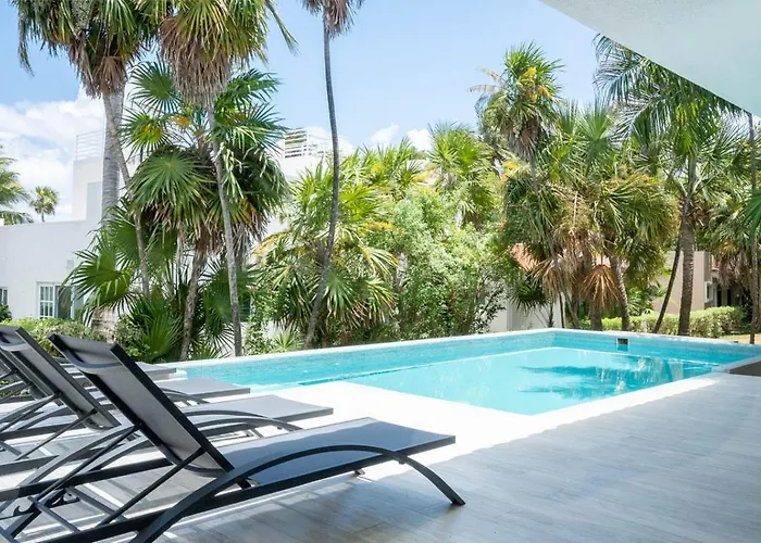 Vakantiehuis 3br Casa Matuk I Steps From Spectacular I Private Pool Playa del Carmen